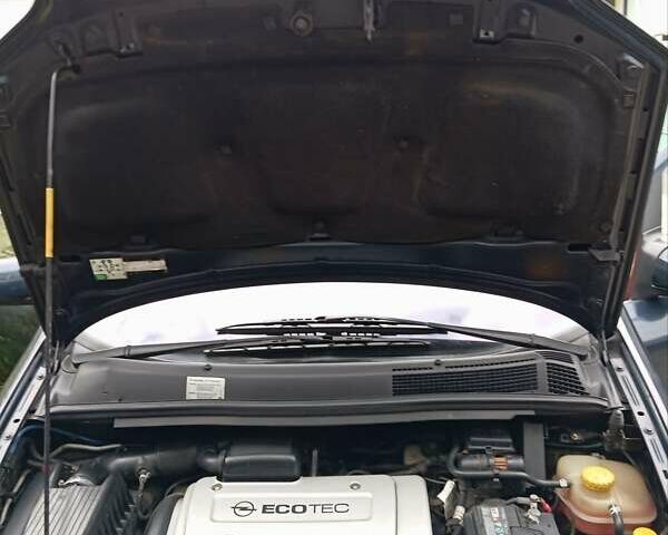 Синий Опель Зафира, объемом двигателя 1.6 л и пробегом 270 тыс. км за 4000 $, фото 8 на Automoto.ua