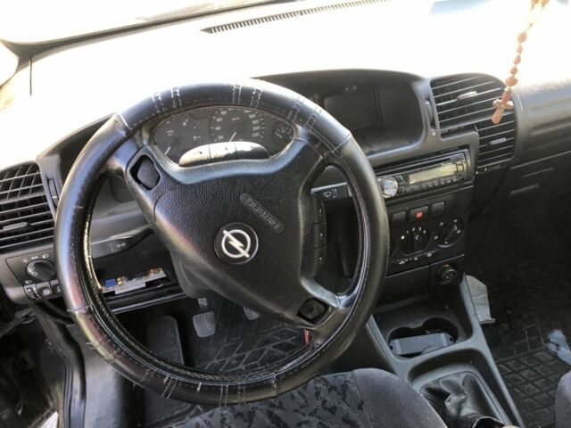 Синий Опель Зафира, объемом двигателя 2.2 л и пробегом 300 тыс. км за 2700 $, фото 5 на Automoto.ua