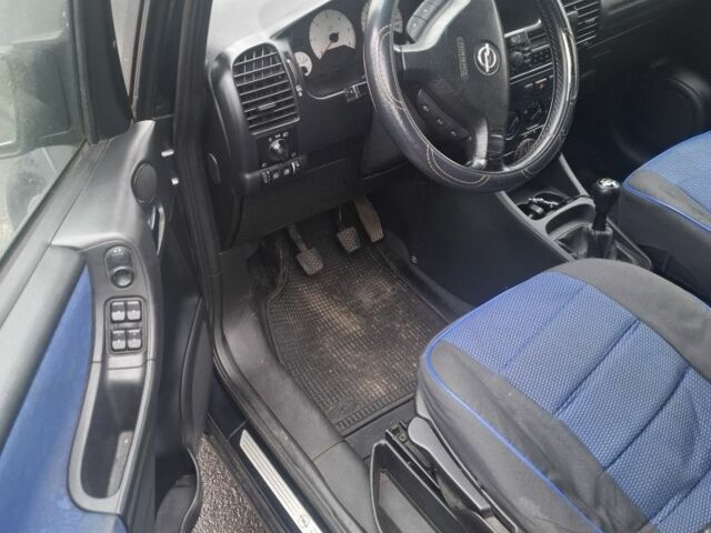 Синий Опель Зафира, объемом двигателя 2 л и пробегом 309 тыс. км за 4500 $, фото 6 на Automoto.ua