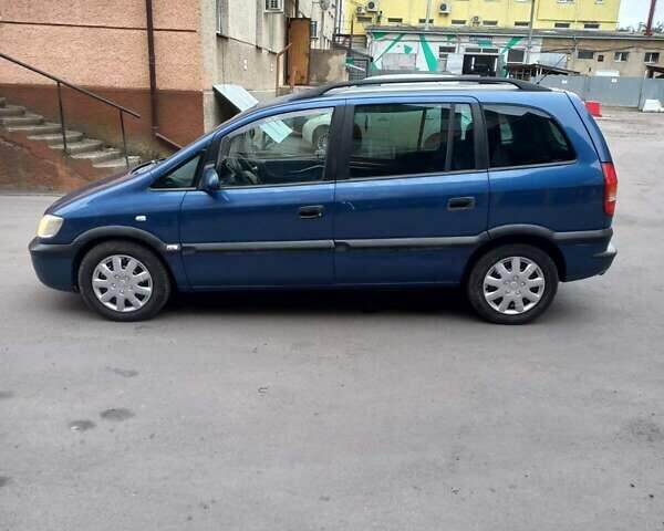 Синий Опель Зафира, объемом двигателя 2.2 л и пробегом 312 тыс. км за 4000 $, фото 3 на Automoto.ua