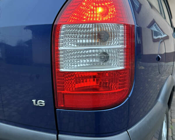 Синий Опель Зафира, объемом двигателя 1.6 л и пробегом 230 тыс. км за 3650 $, фото 86 на Automoto.ua