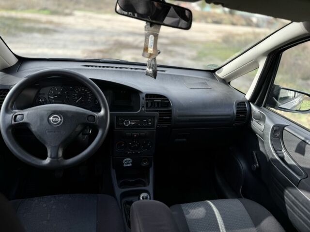 Синий Опель Зафира, объемом двигателя 1.8 л и пробегом 300 тыс. км за 1650 $, фото 8 на Automoto.ua