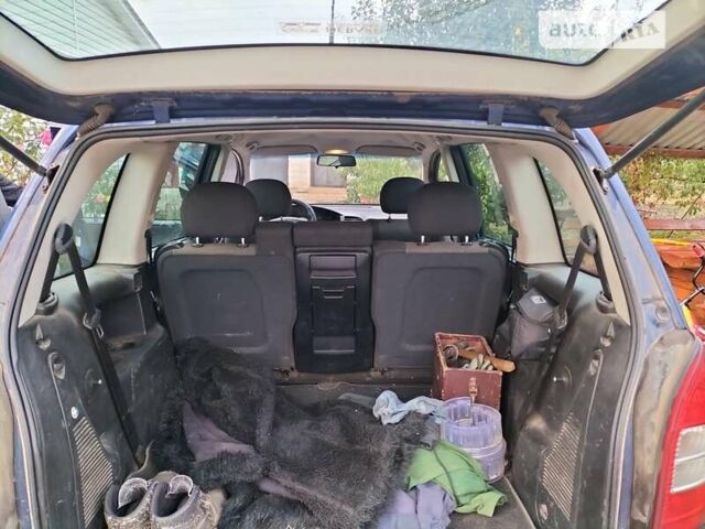 Синий Опель Зафира, объемом двигателя 2.2 л и пробегом 345 тыс. км за 5200 $, фото 6 на Automoto.ua