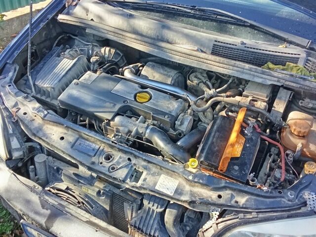 Синий Опель Зафира, объемом двигателя 2 л и пробегом 200 тыс. км за 2500 $, фото 4 на Automoto.ua