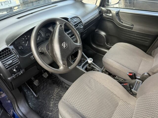 Синій Опель Зафіра, об'ємом двигуна 2.2 л та пробігом 350 тис. км за 3200 $, фото 6 на Automoto.ua