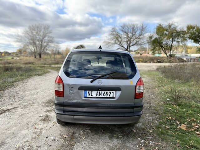 Синий Опель Зафира, объемом двигателя 1.8 л и пробегом 300 тыс. км за 1650 $, фото 5 на Automoto.ua