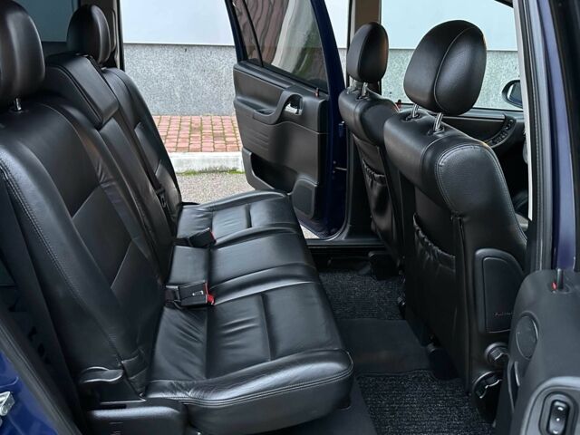 Синий Опель Зафира, объемом двигателя 2.2 л и пробегом 379 тыс. км за 3990 $, фото 11 на Automoto.ua