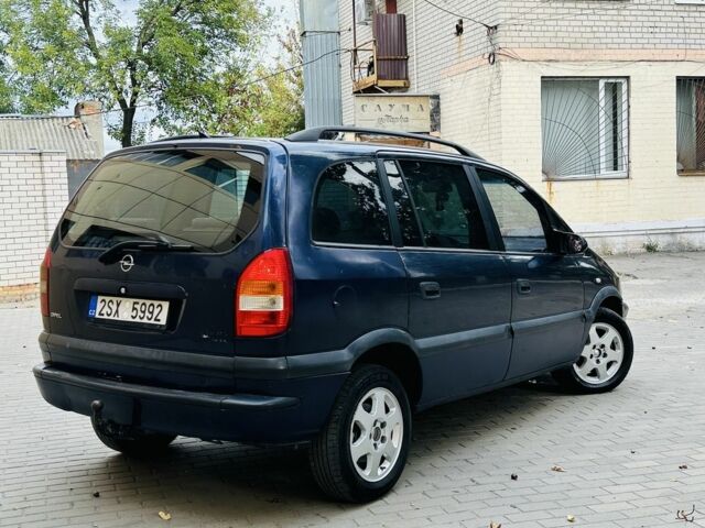 Синий Опель Зафира, объемом двигателя 2 л и пробегом 200 тыс. км за 1950 $, фото 3 на Automoto.ua