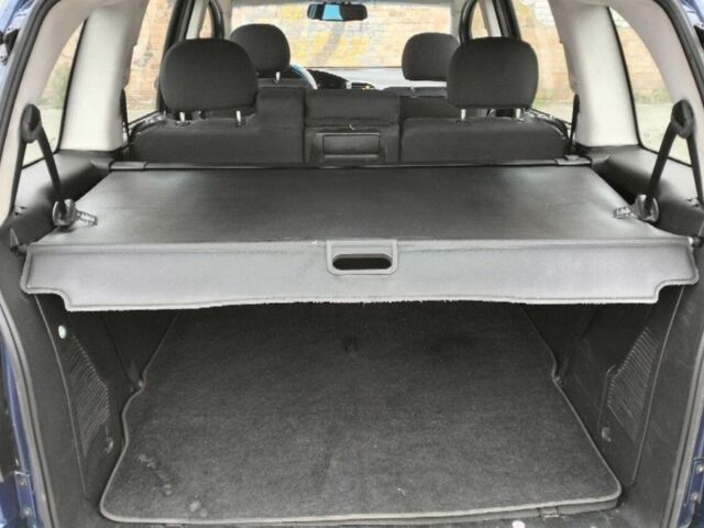 Синий Опель Зафира, объемом двигателя 2 л и пробегом 285 тыс. км за 3100 $, фото 4 на Automoto.ua