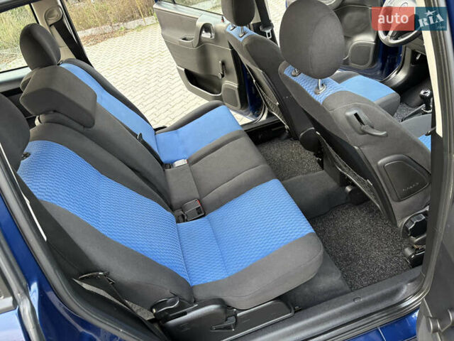 Синий Опель Зафира, объемом двигателя 1.8 л и пробегом 231 тыс. км за 3950 $, фото 19 на Automoto.ua