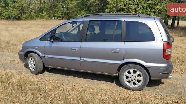 Синий Опель Зафира, объемом двигателя 2 л и пробегом 406 тыс. км за 4000 $, фото 12 на Automoto.ua
