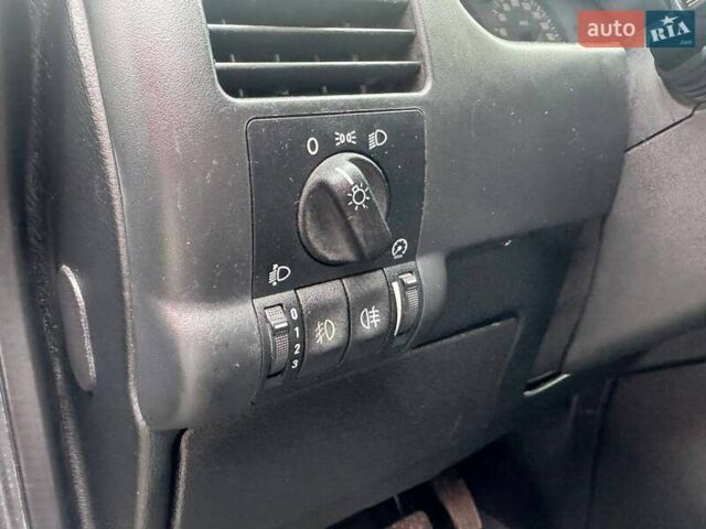 Синий Опель Зафира, объемом двигателя 2 л и пробегом 340 тыс. км за 5490 $, фото 16 на Automoto.ua