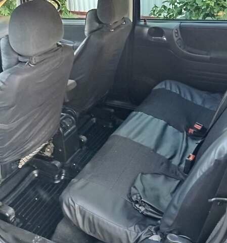 Синий Опель Зафира, объемом двигателя 1.8 л и пробегом 263 тыс. км за 4600 $, фото 3 на Automoto.ua