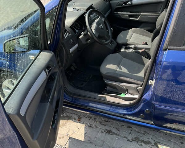 Синий Опель Зафира, объемом двигателя 1.6 л и пробегом 224 тыс. км за 5500 $, фото 11 на Automoto.ua