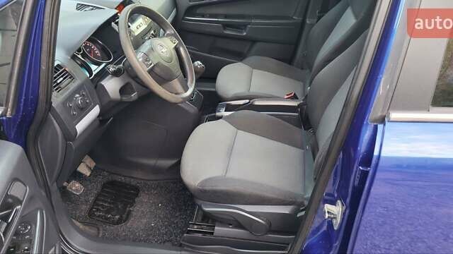 Опель Зафіра 2005 у Новоукраинке на Automoto.ua Синій Опель Зафіра, об'ємом двигуна 1.9 л та пробігом 225 тис. км за 4800 $, фото 25 на Automoto.ua