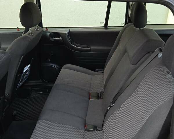 Синий Опель Зафира, объемом двигателя 1.8 л и пробегом 250 тыс. км за 4000 $, фото 17 на Automoto.ua