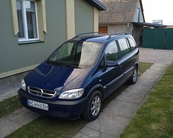 Синий Опель Зафира, объемом двигателя 1.8 л и пробегом 250 тыс. км за 4000 $, фото 1 на Automoto.ua