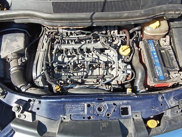 Синий Опель Зафира, объемом двигателя 1.9 л и пробегом 297 тыс. км за 5200 $, фото 5 на Automoto.ua