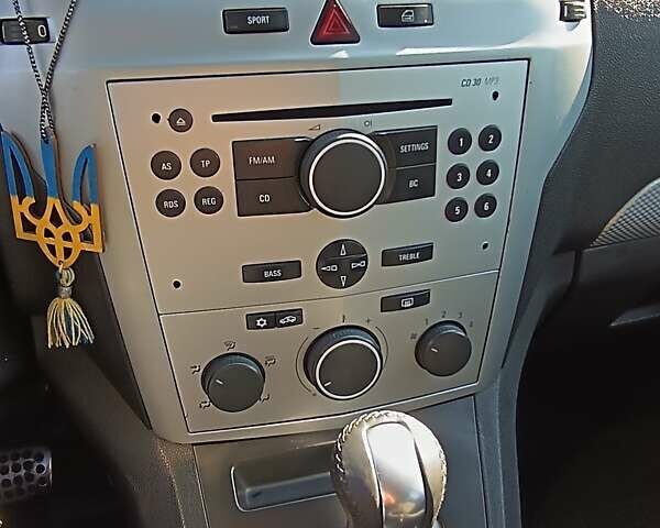 Синий Опель Зафира, объемом двигателя 1.9 л и пробегом 297 тыс. км за 5500 $, фото 7 на Automoto.ua