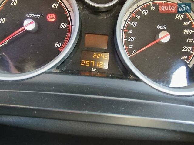 Синий Опель Зафира, объемом двигателя 1.9 л и пробегом 297 тыс. км за 5500 $, фото 3 на Automoto.ua