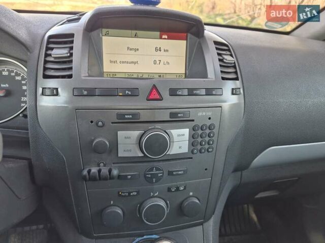 Синий Опель Зафира, объемом двигателя 1.9 л и пробегом 523 тыс. км за 6500 $, фото 5 на Automoto.ua