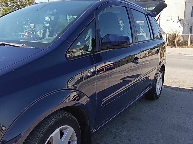 Синий Опель Зафира, объемом двигателя 1.9 л и пробегом 297 тыс. км за 5200 $, фото 3 на Automoto.ua