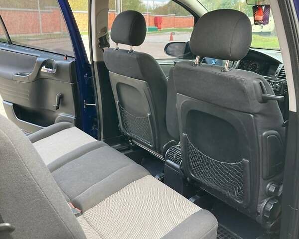 Синий Опель Зафира, объемом двигателя 1.6 л и пробегом 265 тыс. км за 4800 $, фото 9 на Automoto.ua