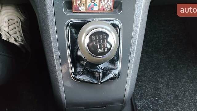 Опель Зафіра 2005 у Новоукраинке на Automoto.ua Синій Опель Зафіра, об'ємом двигуна 1.9 л та пробігом 225 тис. км за 4800 $, фото 87 на Automoto.ua