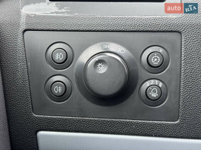 Синій Опель Зафіра, об'ємом двигуна 2.2 л та пробігом 292 тис. км за 5200 $, фото 44 на Automoto.ua