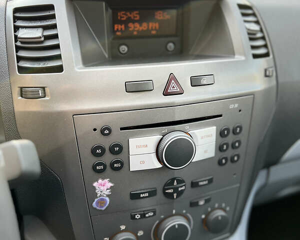 Синий Опель Зафира, объемом двигателя 1.6 л и пробегом 235 тыс. км за 5199 $, фото 19 на Automoto.ua