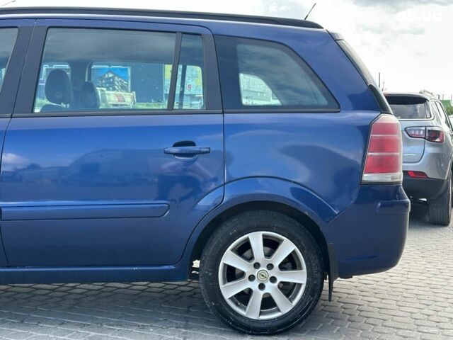 Синий Опель Зафира, объемом двигателя 1.9 л и пробегом 327 тыс. км за 4990 $, фото 4 на Automoto.ua