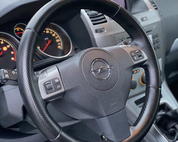 Синий Опель Зафира, объемом двигателя 1.6 л и пробегом 214 тыс. км за 5650 $, фото 19 на Automoto.ua