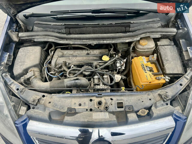 Синий Опель Зафира, объемом двигателя 2.2 л и пробегом 235 тыс. км за 5600 $, фото 28 на Automoto.ua