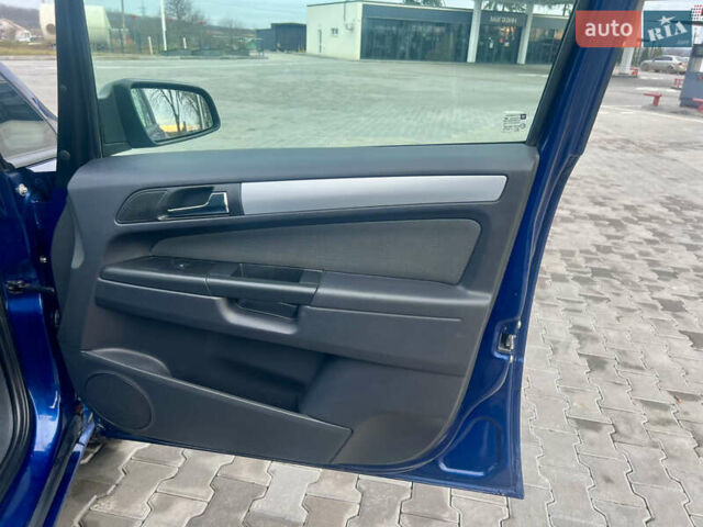 Синий Опель Зафира, объемом двигателя 2.2 л и пробегом 235 тыс. км за 5600 $, фото 24 на Automoto.ua