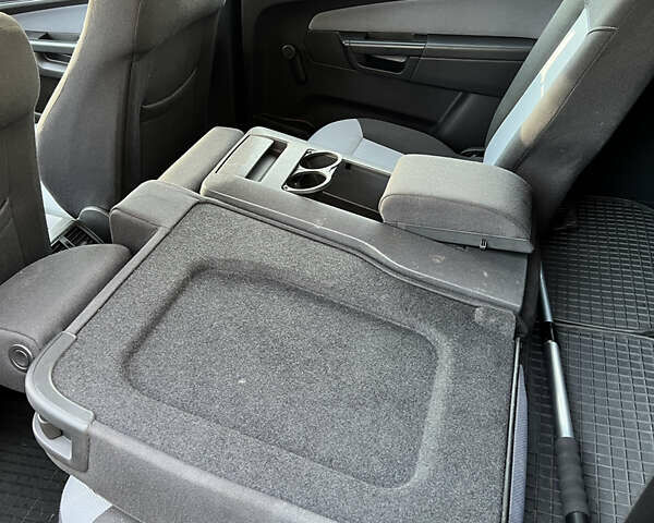 Синий Опель Зафира, объемом двигателя 1.6 л и пробегом 235 тыс. км за 5199 $, фото 24 на Automoto.ua