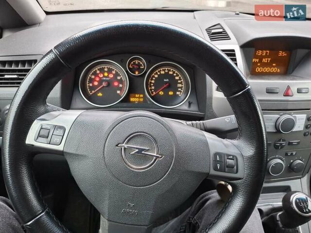 Синий Опель Зафира, объемом двигателя 1.8 л и пробегом 300 тыс. км за 4600 $, фото 12 на Automoto.ua
