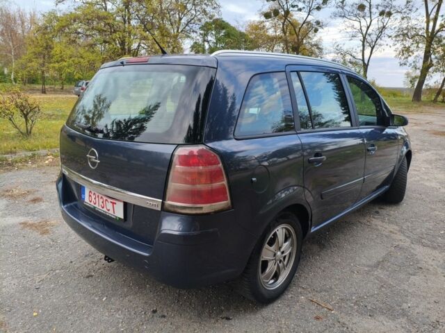 Синий Опель Зафира, объемом двигателя 1.9 л и пробегом 300 тыс. км за 3600 $, фото 2 на Automoto.ua