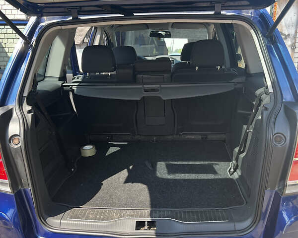 Синий Опель Зафира, объемом двигателя 1.8 л и пробегом 225 тыс. км за 5100 $, фото 12 на Automoto.ua