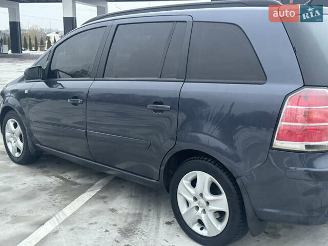 Синий Опель Зафира, объемом двигателя 1.9 л и пробегом 299 тыс. км за 5000 $, фото 6 на Automoto.ua