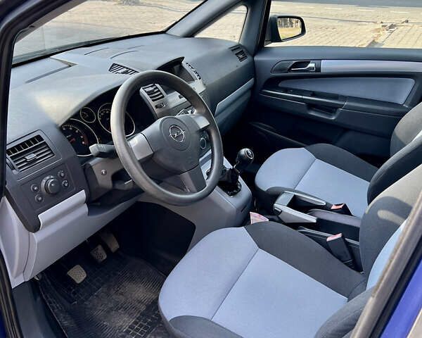 Синий Опель Зафира, объемом двигателя 1.6 л и пробегом 235 тыс. км за 5199 $, фото 17 на Automoto.ua