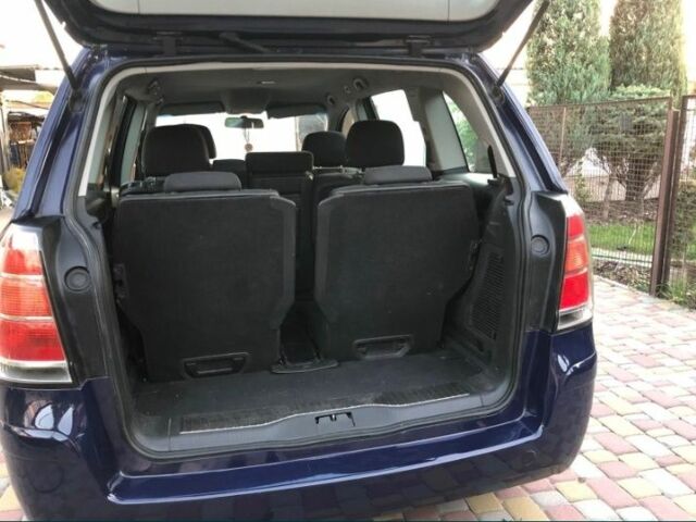 Синий Опель Зафира, объемом двигателя 1.9 л и пробегом 210 тыс. км за 5700 $, фото 1 на Automoto.ua