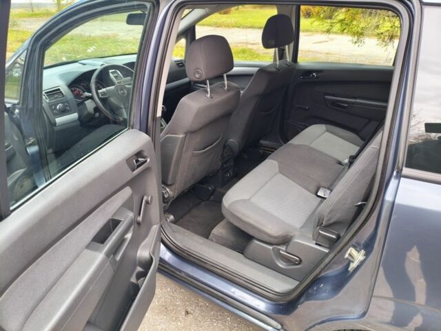 Синий Опель Зафира, объемом двигателя 1.9 л и пробегом 300 тыс. км за 3600 $, фото 9 на Automoto.ua