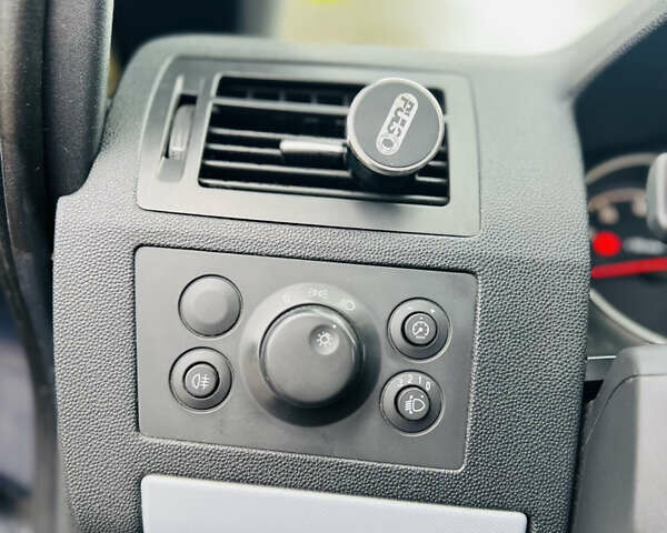 Синий Опель Зафира, объемом двигателя 1.6 л и пробегом 288 тыс. км за 4250 $, фото 22 на Automoto.ua