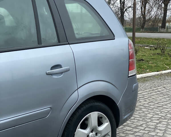 Синий Опель Зафира, объемом двигателя 1.6 л и пробегом 214 тыс. км за 5650 $, фото 4 на Automoto.ua