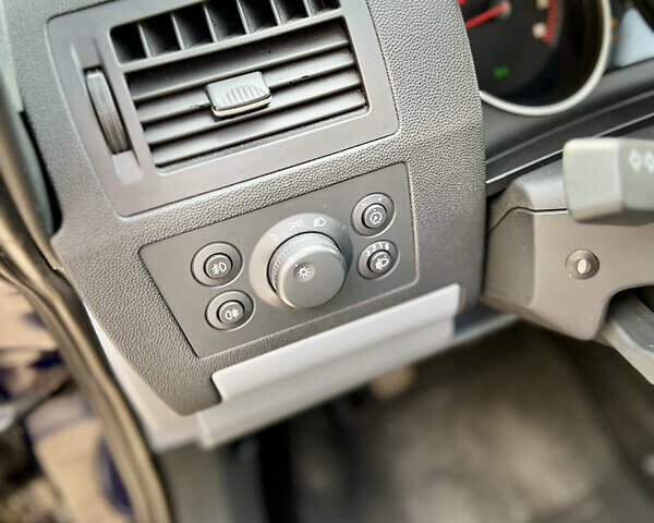 Синий Опель Зафира, объемом двигателя 1.6 л и пробегом 235 тыс. км за 5199 $, фото 20 на Automoto.ua