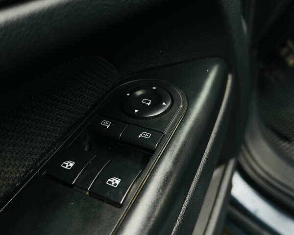 Синий Опель Зафира, объемом двигателя 1.6 л и пробегом 288 тыс. км за 4250 $, фото 16 на Automoto.ua