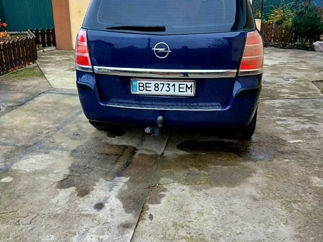 Синий Опель Зафира, объемом двигателя 1.6 л и пробегом 260 тыс. км за 5000 $, фото 3 на Automoto.ua