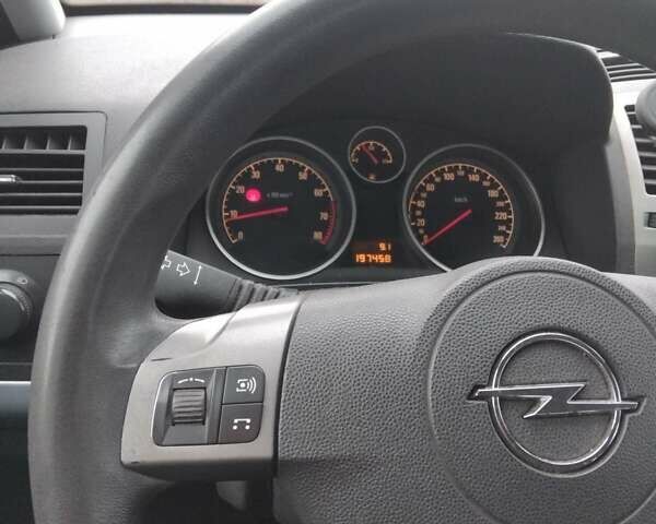 Синий Опель Зафира, объемом двигателя 1.6 л и пробегом 198 тыс. км за 5500 $, фото 14 на Automoto.ua