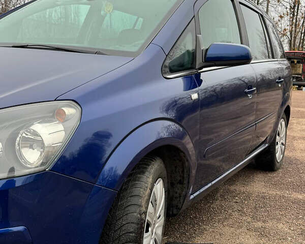 Синий Опель Зафира, объемом двигателя 1.8 л и пробегом 225 тыс. км за 5100 $, фото 1 на Automoto.ua