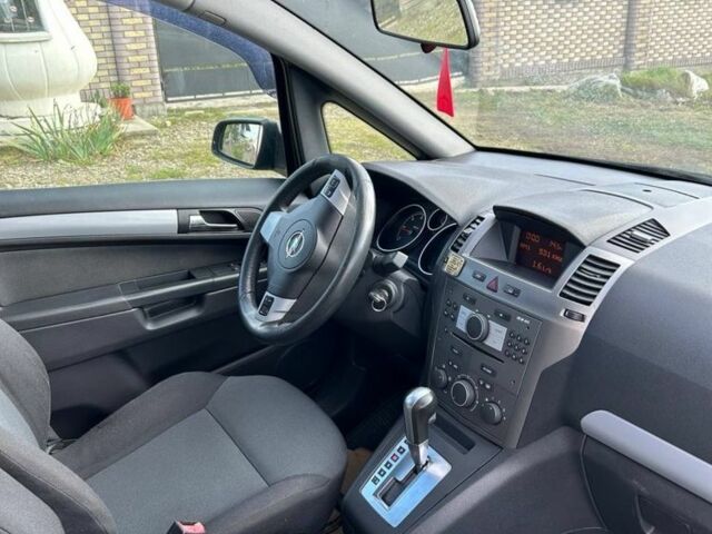 Синий Опель Зафира, объемом двигателя 1.9 л и пробегом 241 тыс. км за 4500 $, фото 6 на Automoto.ua